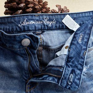 American Eagle Distressed Jeans Size 12 Inseam 31"